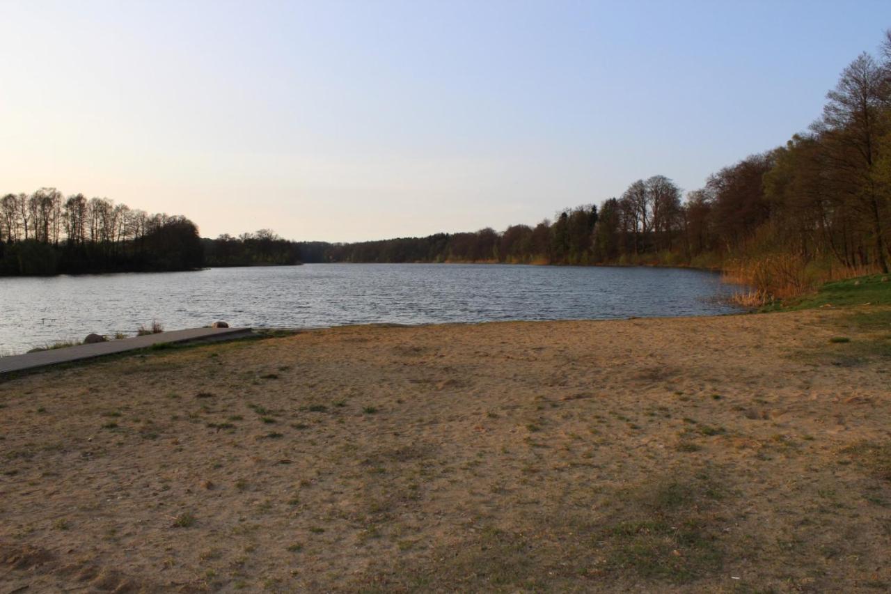 Domek Nad Jeziorem Bystrzyna Świdwin Exterior foto